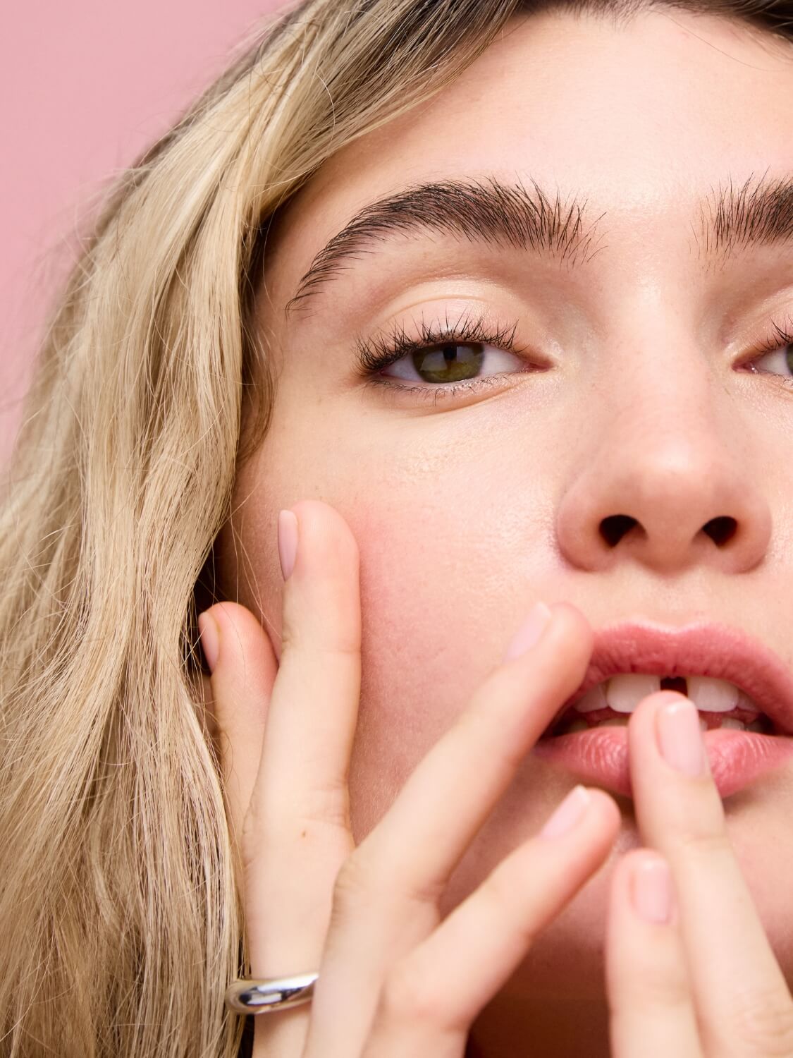 Brow Fix caurspīdīga uzacu želeja